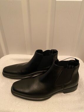 Perry Ellis Men’s Black Leather Chukka Chelsea Boots…size 12